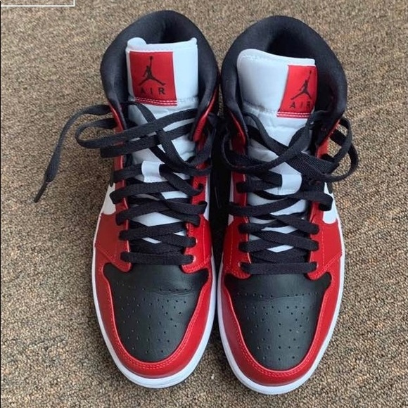 Jordan 1 Mid Black Toe - Picture 3 of 7